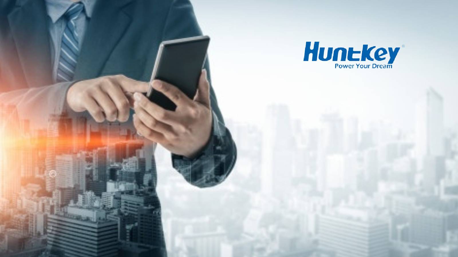 Huntkey Integrates USB Ports to Its Wireless Charger