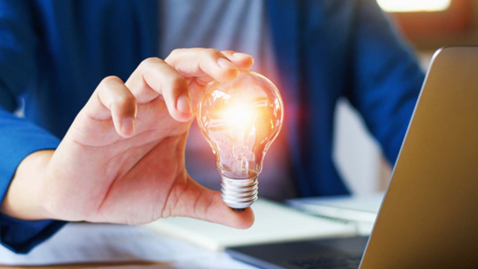 Xalles to Acquire AIgrowthHUB and Expand AI-based Solutions