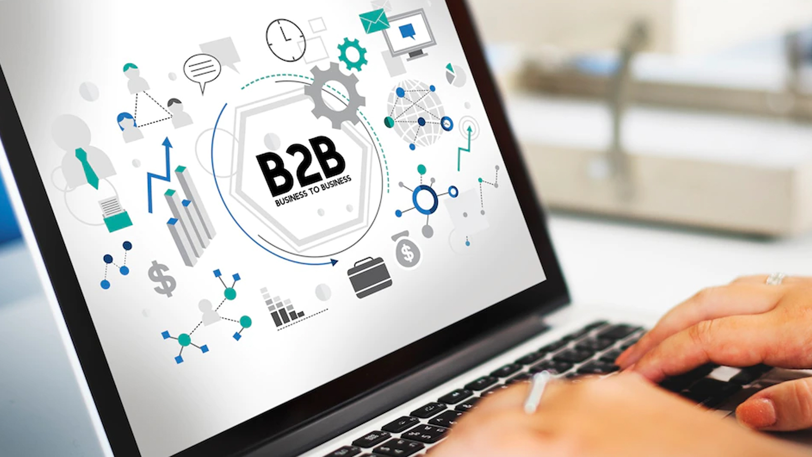Consider Your DOOH Buying Methods Wisely: Direct Sales vs. Programmatic Buying