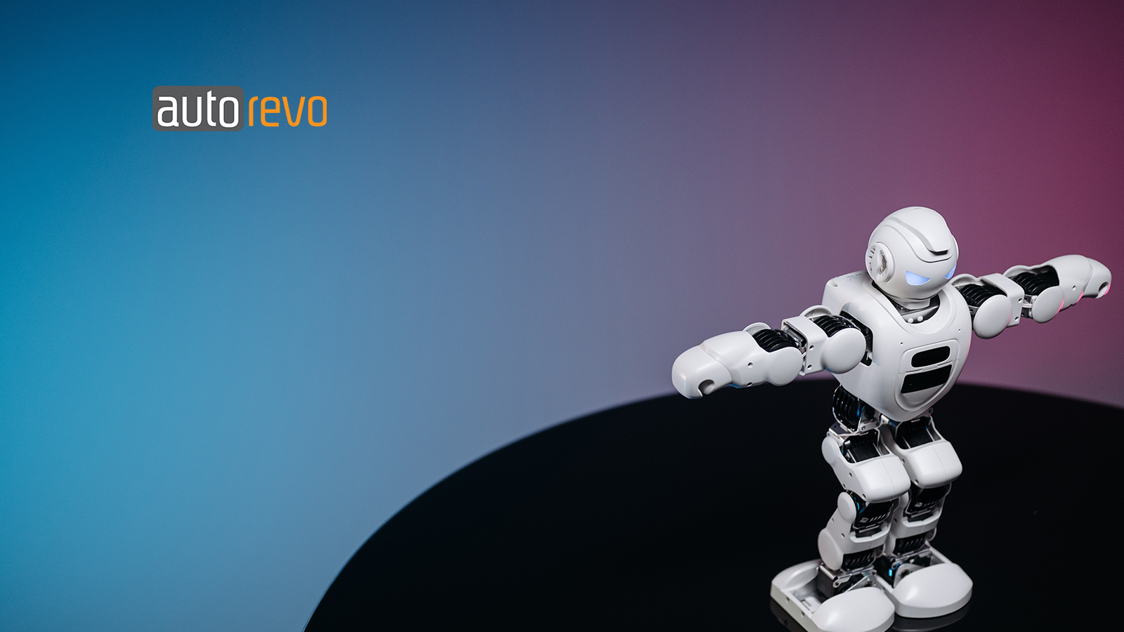 AutoRevo's AI Vehicle Description Builder A Game-Changer in Online Sales and Efficiency