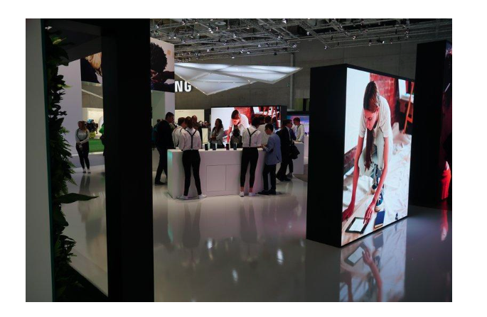 Trade Show Success: Why Digital Signs Are the Future of Booth Advertising_4